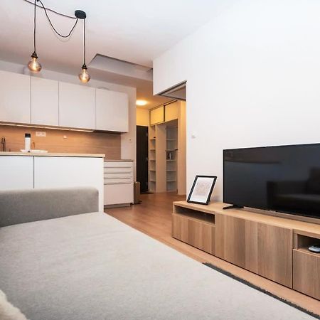 City Center Apartment - Modern & Elegant Bratislava Eksteriør billede