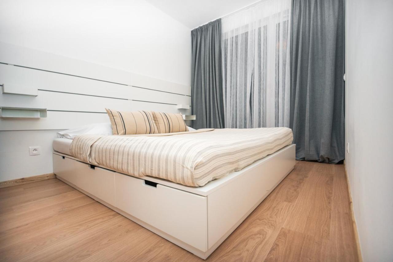 City Center Apartment - Modern & Elegant Bratislava Eksteriør billede