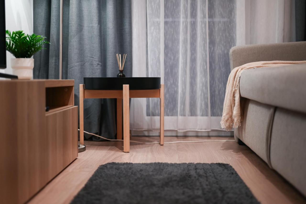 City Center Apartment - Modern & Elegant Bratislava Eksteriør billede