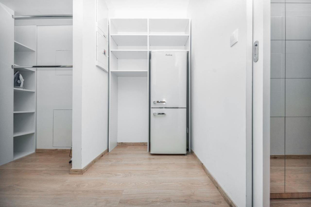 City Center Apartment - Modern & Elegant Bratislava Eksteriør billede