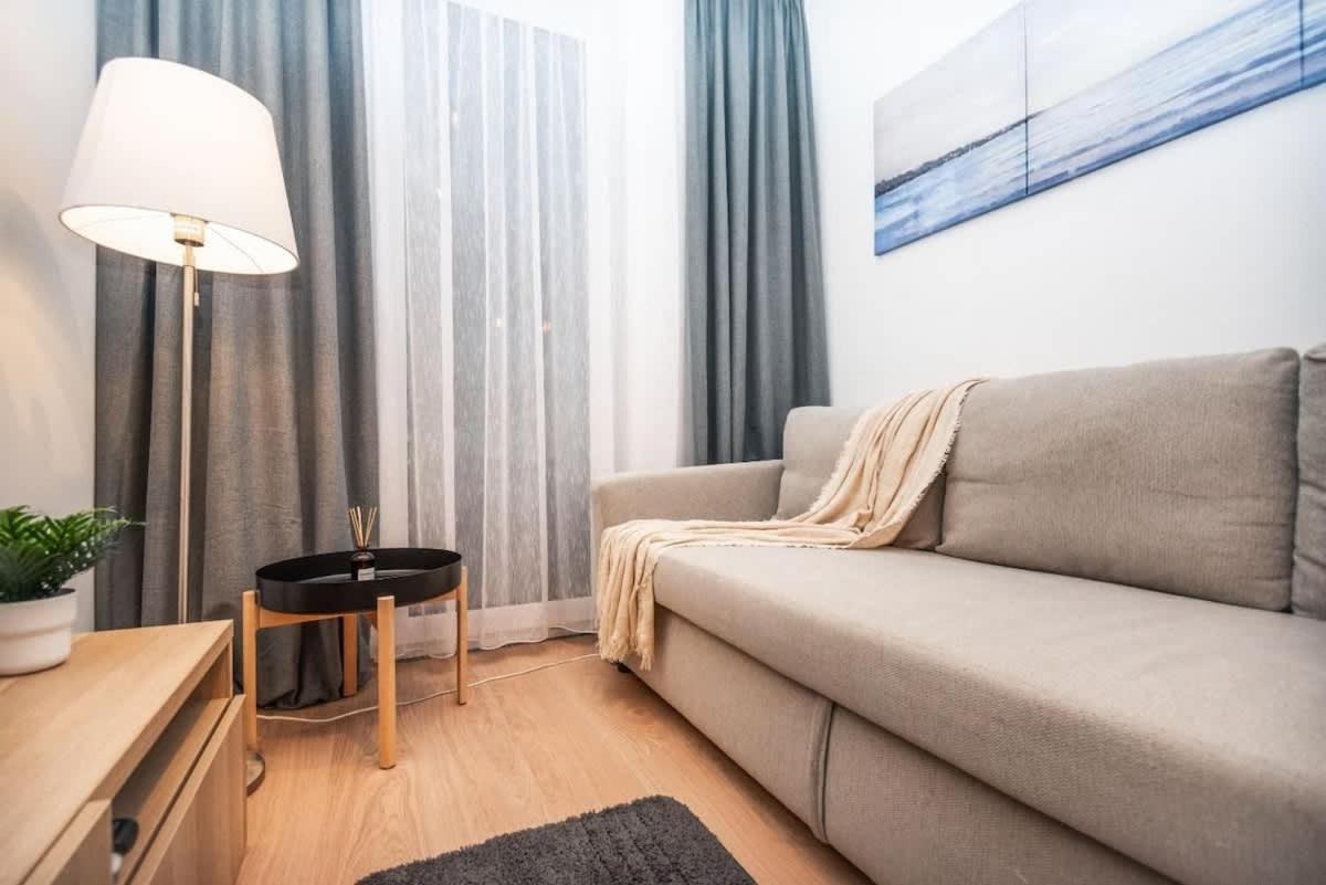 City Center Apartment - Modern & Elegant Bratislava Eksteriør billede