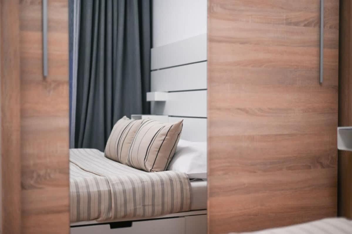 City Center Apartment - Modern & Elegant Bratislava Eksteriør billede