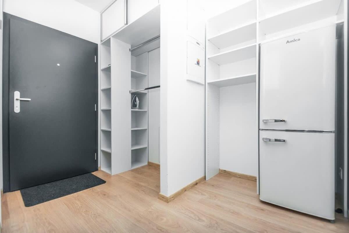 City Center Apartment - Modern & Elegant Bratislava Eksteriør billede